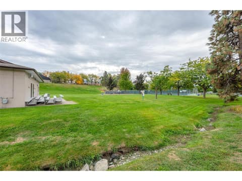 Community park at 650 MCKINNEY Road Unit# 325, Oliver