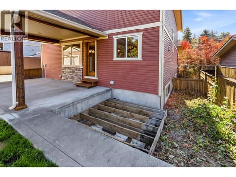 Photo 14 of 922 Paret Crescent, Lower Mission, Kelowna