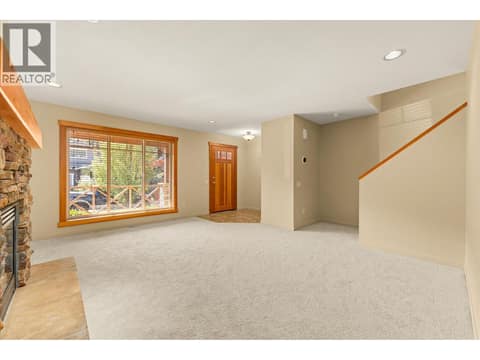 Photo 18 of 922 Paret Crescent, Lower Mission, Kelowna
