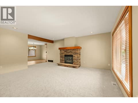 Photo 3 of 922 Paret Crescent, Lower Mission, Kelowna