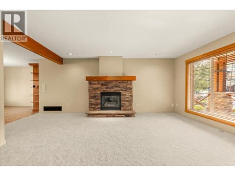 Photo 4 of 922 Paret Crescent, Lower Mission, Kelowna