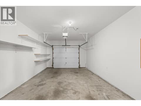 Attached Garage at 922 Paret Crescent, Lower Mission, Kelowna