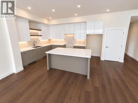 Kitchen at 3748 Morningside Drive, Glenrosa, West Kelowna