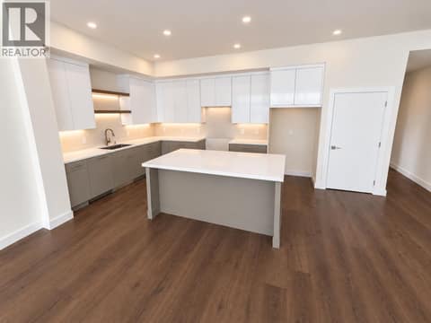 Kitchen at 3748 Morningside Drive, Glenrosa, West Kelowna