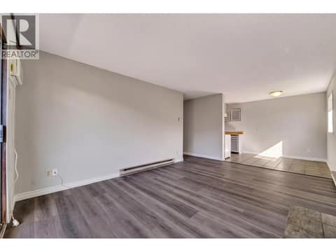 Photo 10 of 150 Skaha Place Unit# 413, Main South, Penticton