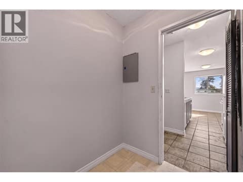 Photo 12 of 150 Skaha Place Unit# 413, Main South, Penticton