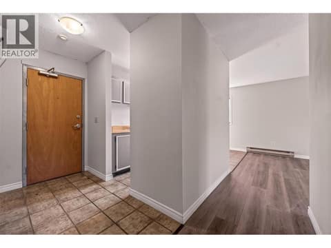 Photo 3 of 150 Skaha Place Unit# 413, Main South, Penticton