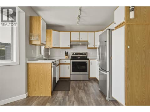 Photo 11 of 317 3rd Street, Swan Lake West, Vernon