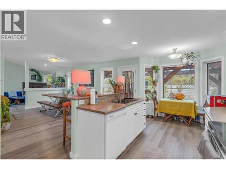 Eat up island in the kitchen at 705 Stoltz Court, Rutland North, Kelowna