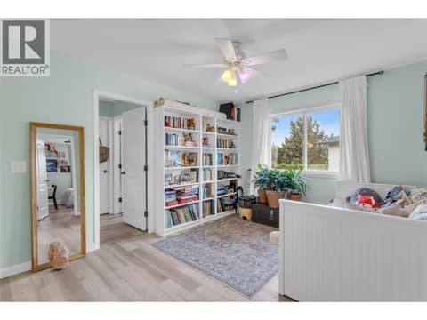 Reading area/nook upstairs at 705 Stoltz Court, Rutland North, Kelowna