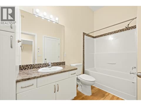 Suite 4 piece bathroom at 4583 Bonjou Road, Lower Mission, Kelowna