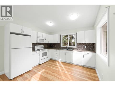 Suite Kitchen at 4583 Bonjou Road, Lower Mission, Kelowna