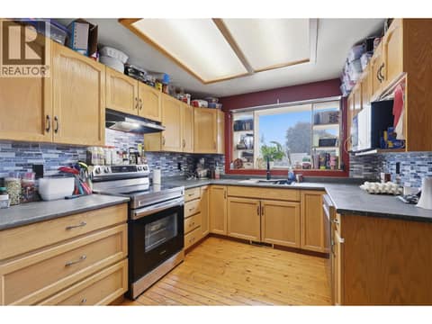 Photo 7 of 211 Fort Avenue, North Kamloops