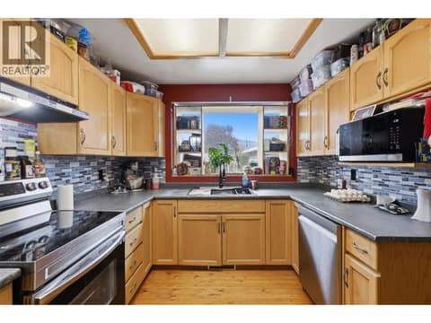 Photo 8 of 211 Fort Avenue, North Kamloops