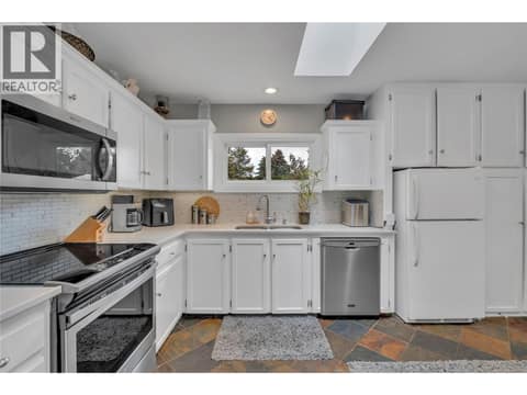 Photo 4 of 11114 Prairie Valley Road, Main Town, Summerland