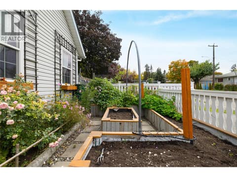 Photo 32 of 2213 33 Street, Mission Hill, Vernon