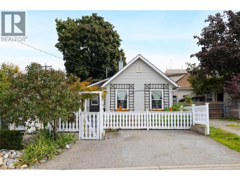 Welcome home to 2213 33rd street at 2213 33 Street, Mission Hill, Vernon