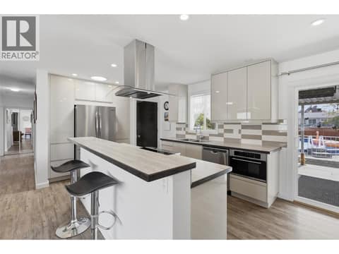 Photo 13 of 1827 PARKCREST Avenue, Brocklehurst, Kamloops