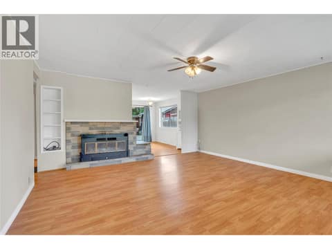 Photo 3 of 692 Vancouver Avenue, Uplands/Redlands, Penticton