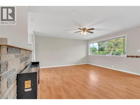Photo 5 of 692 Vancouver Avenue, Uplands/Redlands, Penticton