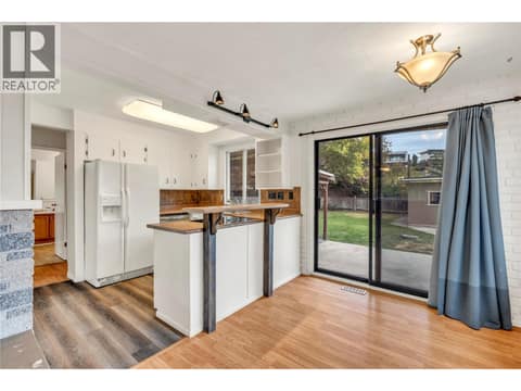 Photo 8 of 692 Vancouver Avenue, Uplands/Redlands, Penticton