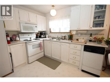 Kitchen at 4505 MCLEAN CREEK Road Unit# B19, Okanagan Falls