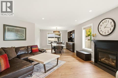 Photo 3 of 2097 Lillooet Crescent, Dilworth Mountain, Kelowna