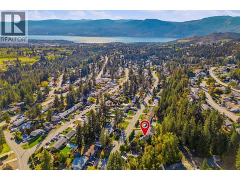 Photo 3 of 3220 McIver Road, Glenrosa, West Kelowna