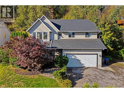 Updated 5 Bed + Den/ 3 Bath home on a .42 acre lot in the family-friendly Glenrosa neighbourhood! at 3220 McIver Road, Glenrosa, West Kelowna