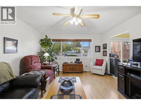 Photo 7 of 152 Elm Avenue, North Kamloops