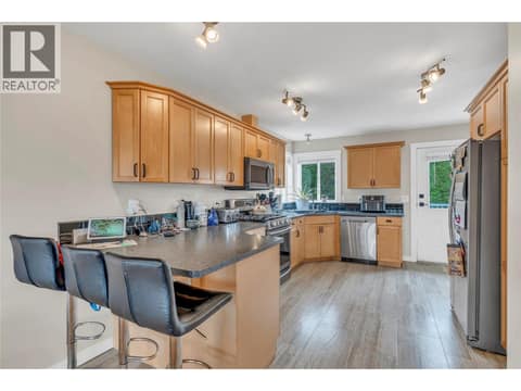 Photo 9 of 2390 Wiltse Drive, Wiltse/Valleyview, Penticton