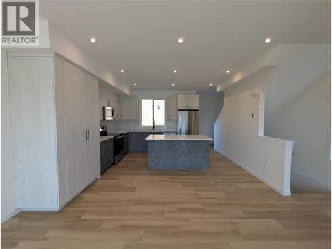 Photo 3 of 3602 Pleasant Valley Road Unit# 4, East Hill, Vernon