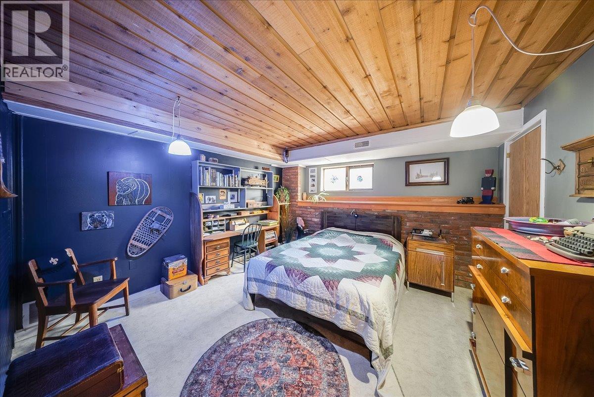 Photo 12 of 2510 Cooke Avenue, Rossland