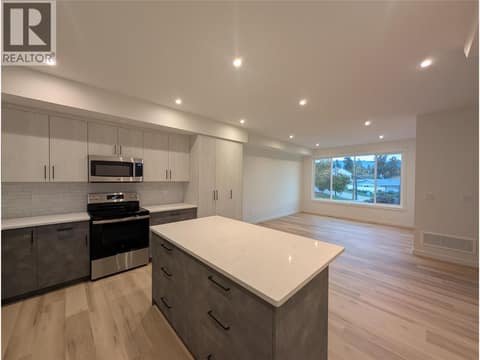 Photo 2 of 3602 Pleasant Valley Road Unit# 3, East Hill, Vernon