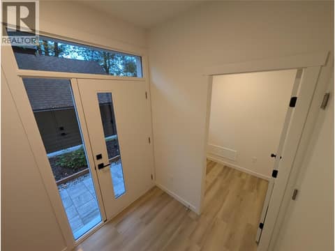 Photo 6 of 3602 Pleasant Valley Road Unit# 3, East Hill, Vernon