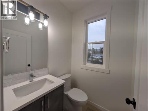 Photo 7 of 3602 Pleasant Valley Road Unit# 3, East Hill, Vernon