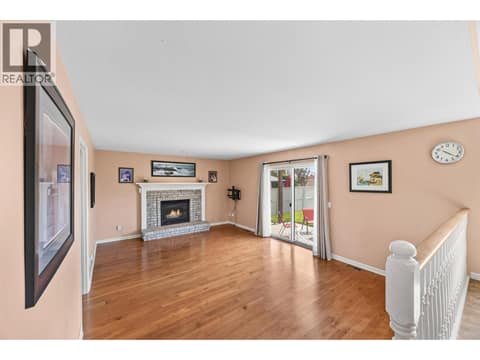 Family room at 884 Mission Springs Crescent, Lower Mission, Kelowna