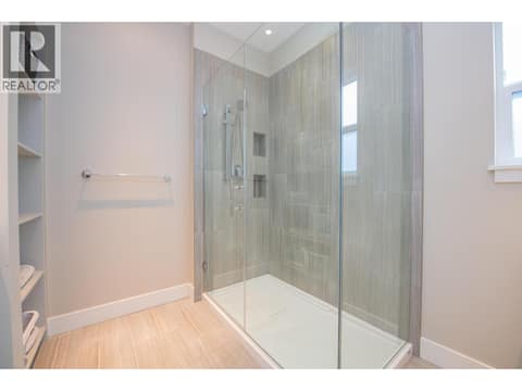 Ensuite at 964 Mt Ida Drive, Middleton Mountain Vernon