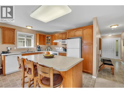 Photo 5 of 546 Redwing Drive, Main North, Penticton