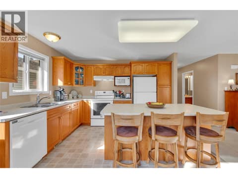 Photo 6 of 546 Redwing Drive, Main North, Penticton