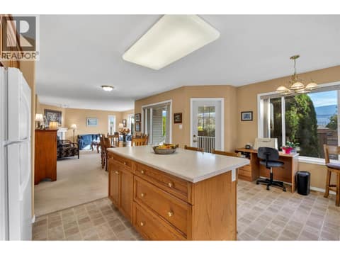 Photo 8 of 546 Redwing Drive, Main North, Penticton