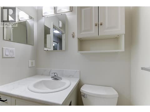 Main 4 piece bathroom at 246 Briarwood Road, Rutland North, Kelowna