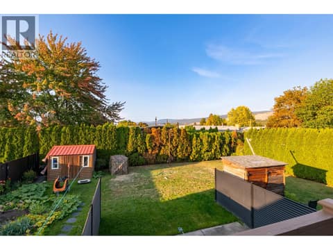 Spacious yard area at 246 Briarwood Road, Rutland North, Kelowna