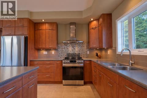 Photo 8 of 133 DEVON Drive, Eastside/Lkshr Hi/Skaha Est, Penticton