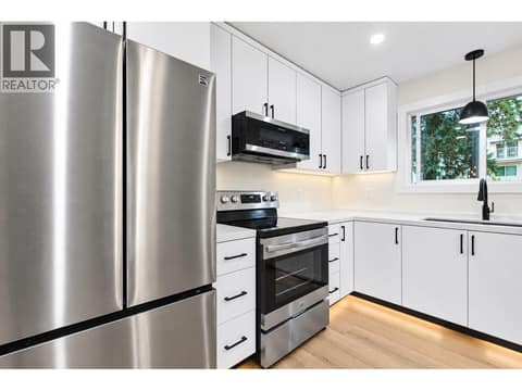 New Appliances at 10551 Sherman Drive, Lake Country East / Oyama
