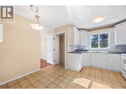 Photo 12 of 1145 Linthorpe Road, Batchelor Heights, Kamloops