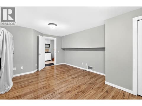 Photo 24 of 1094 SCHREINER Street, Brocklehurst, Kamloops
