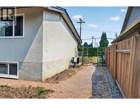 Photo 36 of 1094 SCHREINER Street, Brocklehurst, Kamloops