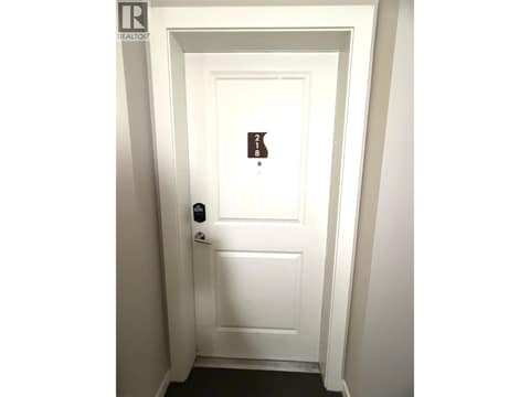 Photo 4 of 1550 Dickson Avenue Unit# 218, Springfield/Spall, Kelowna
