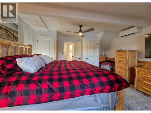 Photo 23 of 449 LAKEVIEW Place, Invermere